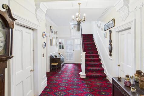 CAM04233G0-PR0042-STILL038