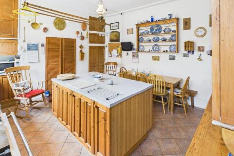 CAM04233G0-PR0042-STILL045