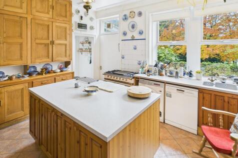 CAM04233G0-PR0042-STILL047