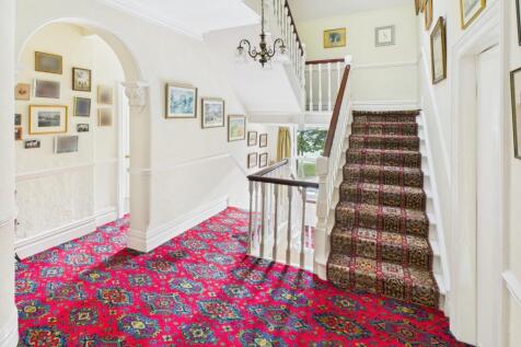 CAM04233G0-PR0042-STILL006