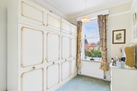 CAM04233G0-PR0042-STILL014