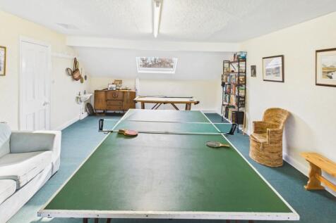 CAM04233G0-PR0042-STILL002