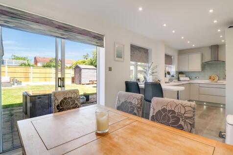 Kitchen - Dining room