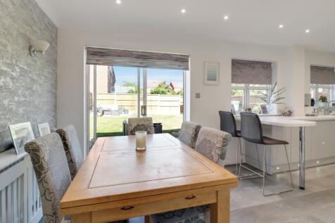 Kitchen - Dining room