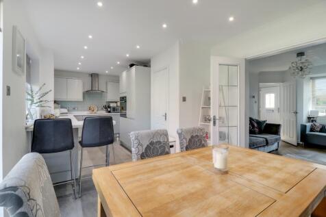 Kitchen - Dining room