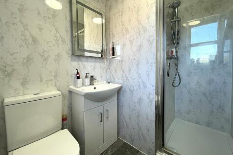 Ensuite to bedroom one