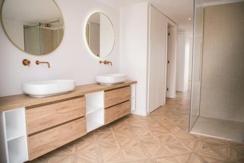 Master Ensuite