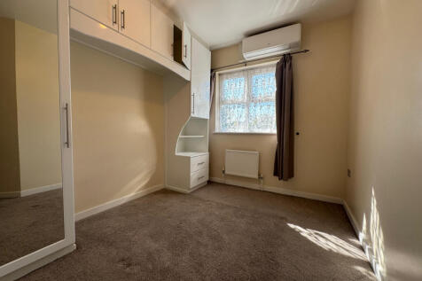 5 Bedroom Town House