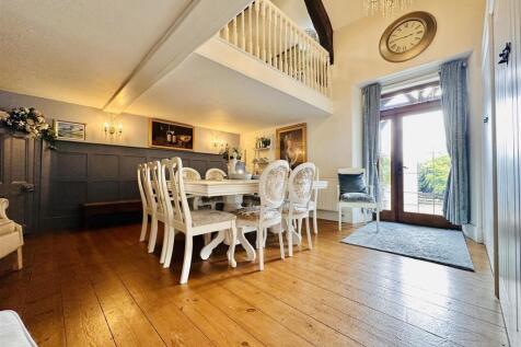 Entrance/Dining Hall