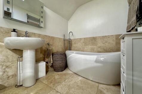 Jack &#39;N&#39; Jill Bathroom