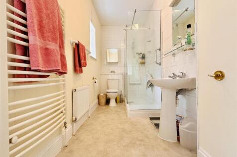 Family Shower Room