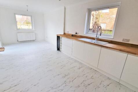 Kitchen/ Breakfast Room