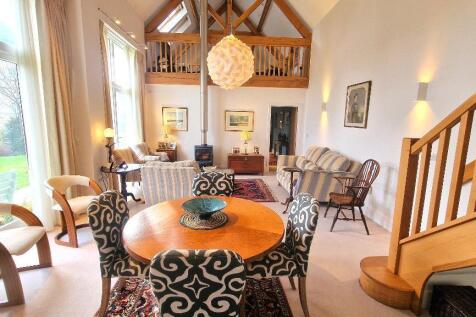 Sitting Room / Dining Room