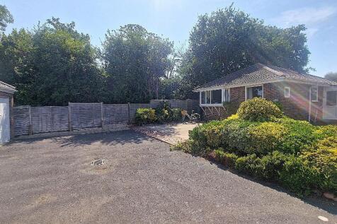 Front of Property &#43; Garage