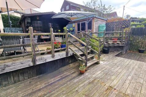 Summerhouse and Shed