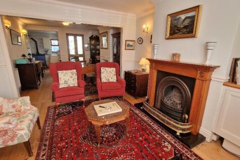 Sitting Room/Dining Room