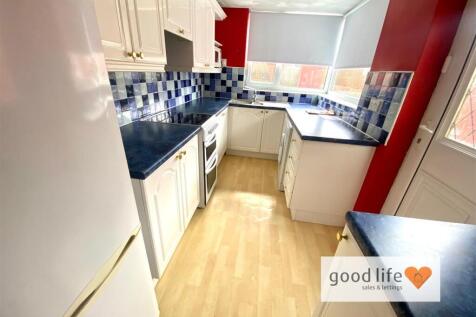20250417_095401740_iOS18PENSHERTERRACE.jpg