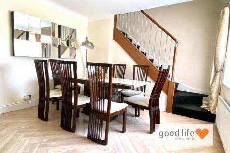 20250506_144325631_iOS62windsorterrace.jpg