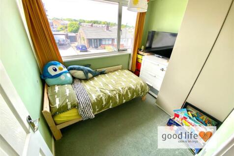 20250522_133907504_iOS45kirkwoodavenue.jpg