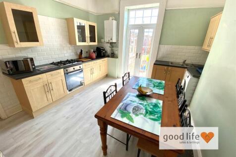 20250619_121210791_iOS7whitehallterrace.jpg