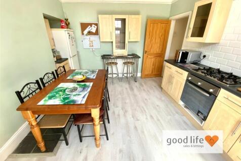 20250619_121221626_iOS7whitehallterrace.jpg