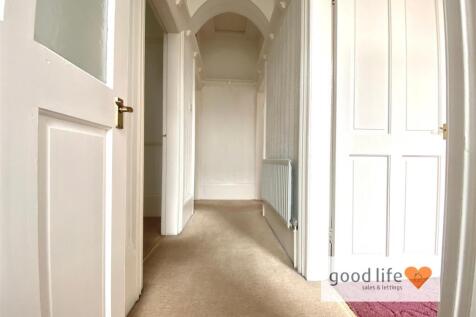 20250624_153419543_iOS46sydenhamterrace.jpg
