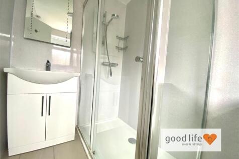 20250624_153724992_iOS46sydenhamterrace.jpg