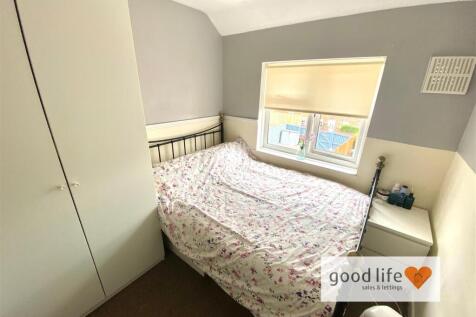 20250624_144333046_iOS19gleneaglesroad.jpg