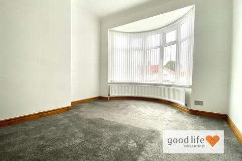 20251001_141945488_iOS5barnesparkroad.jpg