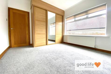 20251001_142040120_iOS5barnesparkroad.jpg