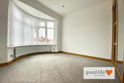 20251001_142118967_iOS5barnesparkroad.jpg