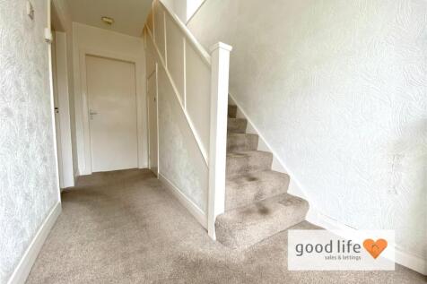 20250808_132758346_iOS33wetherbyroad.jpg