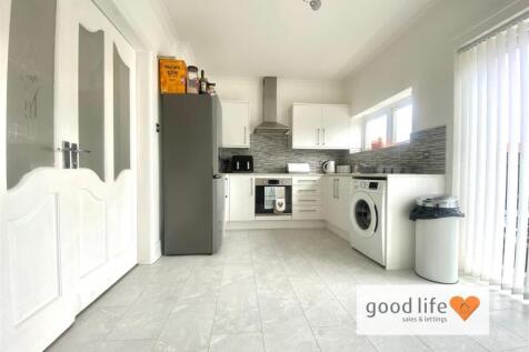 20250820_115037608_iOS194durhamroad.jpg