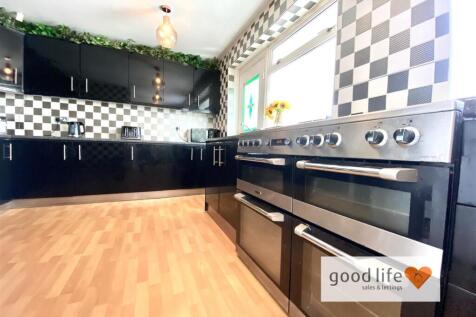 20250506_144608325_iOS62windsorterrace.jpg