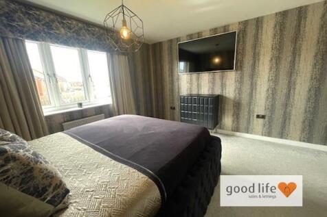 master bedroom 221newtonave.jpg
