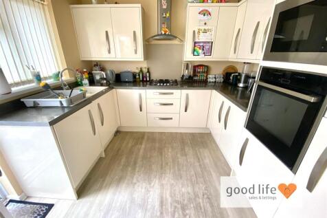 20251013_100933171_iOS39heathfield.jpg