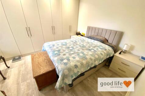 20251013_101201368_iOS39heathfield.jpg
