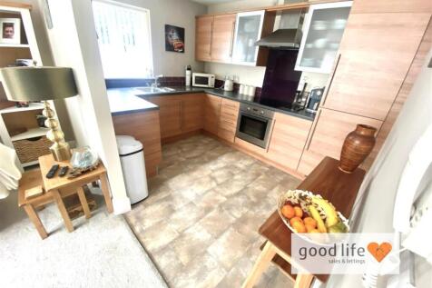 20250821_105009675_iOS23thecroft.jpg