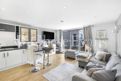 Moro Apartments, New