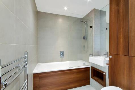 Bathroom - Kara Cour