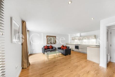 Living Area - Queens