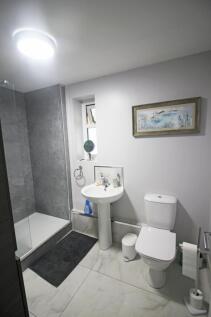 OFFICE/RECEPTION SHOWER ROOM