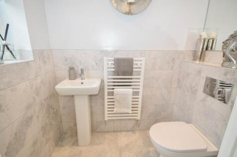 GROUND FLOOR TOILET