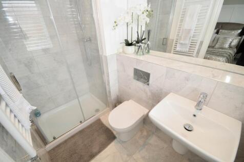 ENSUITE SHOWER ROOM