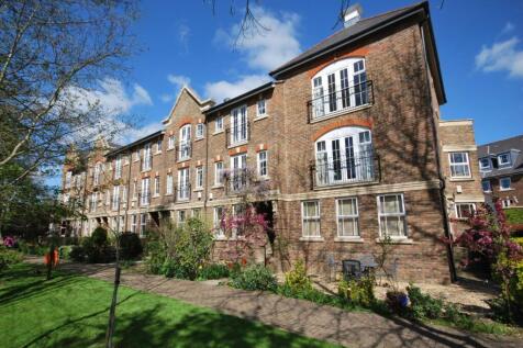 3 Bed Unfurnished Town House