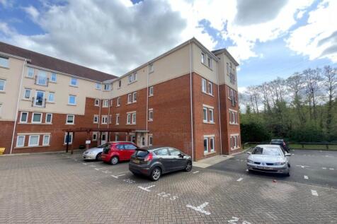 1 Bed Unfurnished Flat