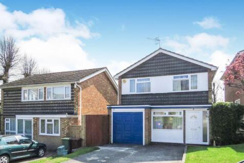 3 Bed Unfurnished Detached