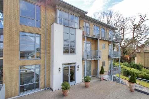 2 Bed Unfurnished Luxury Apartment