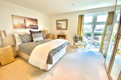 Mster bedroom 2