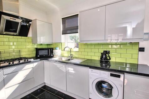 8 - Kitchen.jpg